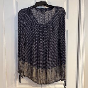 Lucky Brand Navy and Cream Blouse, size Large.